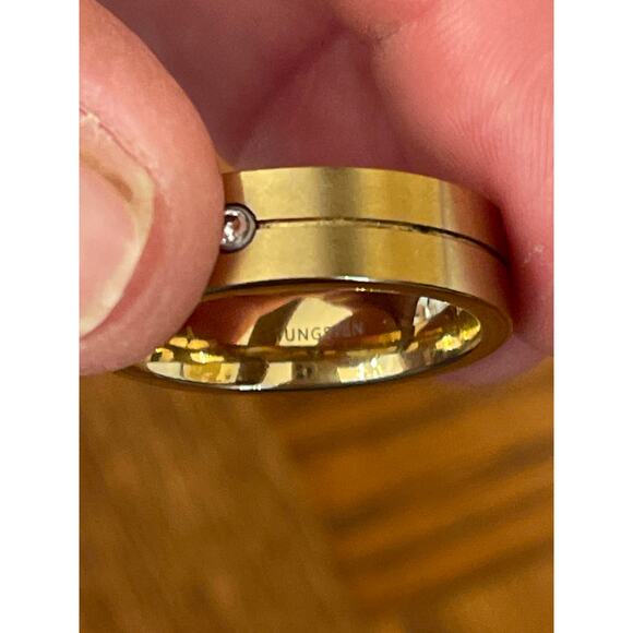 Jaxxon Single Stone Comfort Fit Band
- 7mm Gold - Picture 9 of 9
